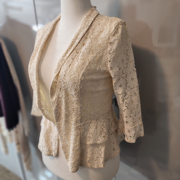 Lace jacket - Picture 2 of 4